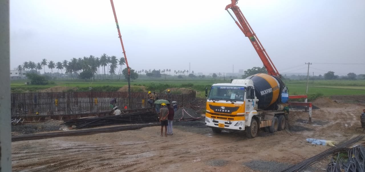 Concrete Transit Mixer Site Maneuvering